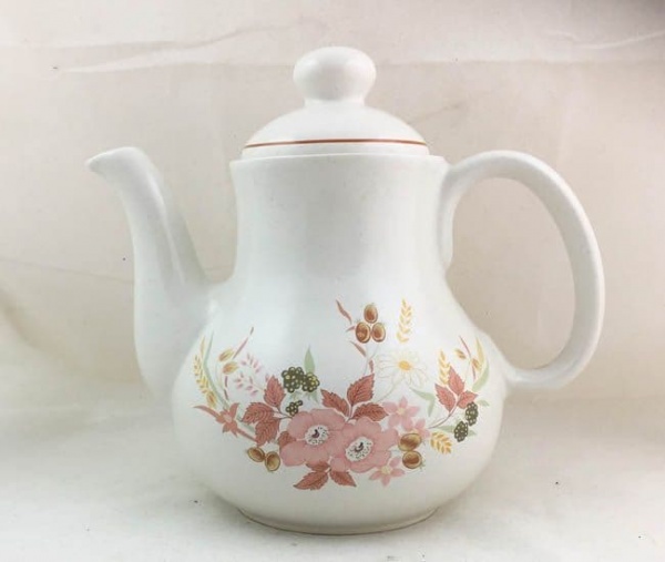 Boots Hedgerose Tea Pot